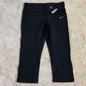 Nike Epic Lux Capri. Size Medium. NEW!